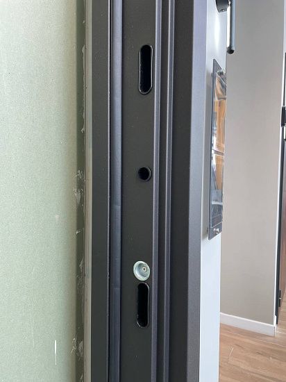 Входная дверь  