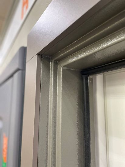 Входная дверь  